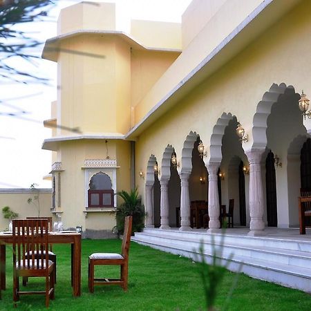 Hotel Raj Bagh Palace Jaipur Exterior photo