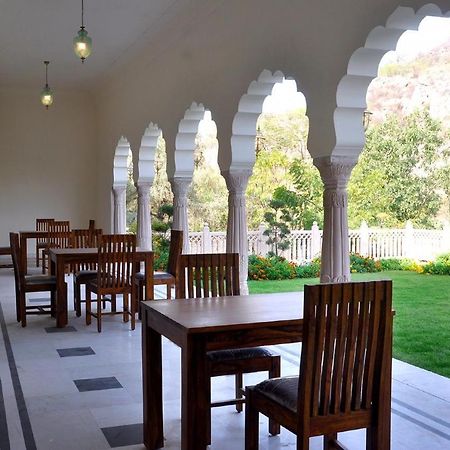 Hotel Raj Bagh Palace Jaipur Exterior photo