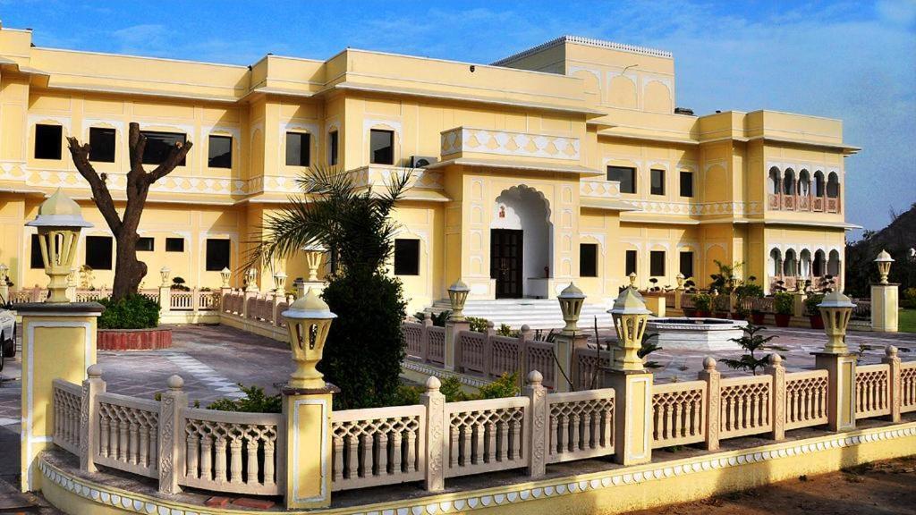Hotel Raj Bagh Palace Jaipur Exterior photo