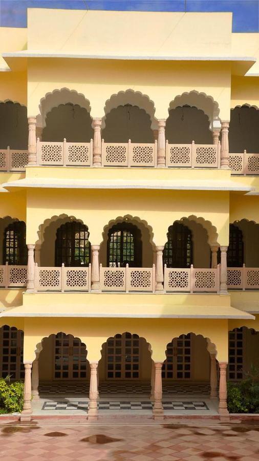 Hotel Raj Bagh Palace Jaipur Exterior photo