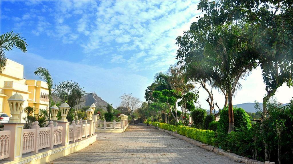 Hotel Raj Bagh Palace Jaipur Exterior photo