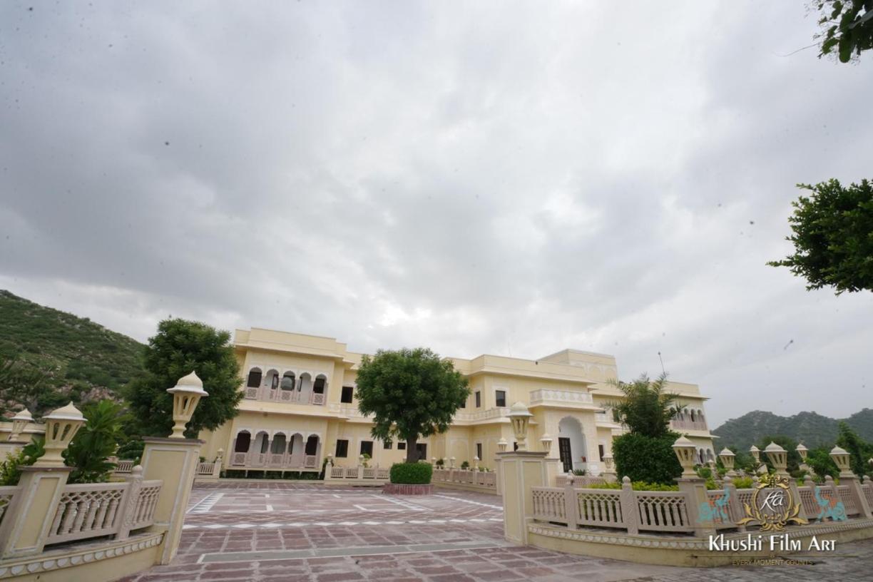 Hotel Raj Bagh Palace Jaipur Exterior photo